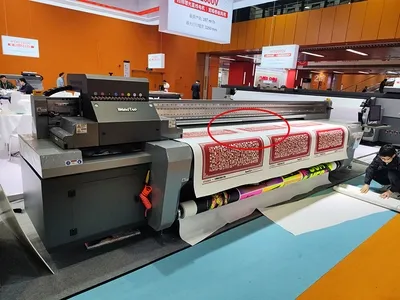 Mesa de vacío instalada en una máquina de impresión