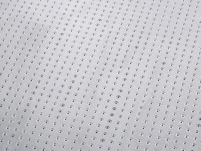 Agujeros grandes y pequeños